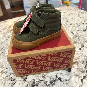 NWT toddler vans, olive green size 4.5